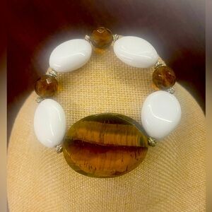 NWOT Tiger’s Eye Bracelet